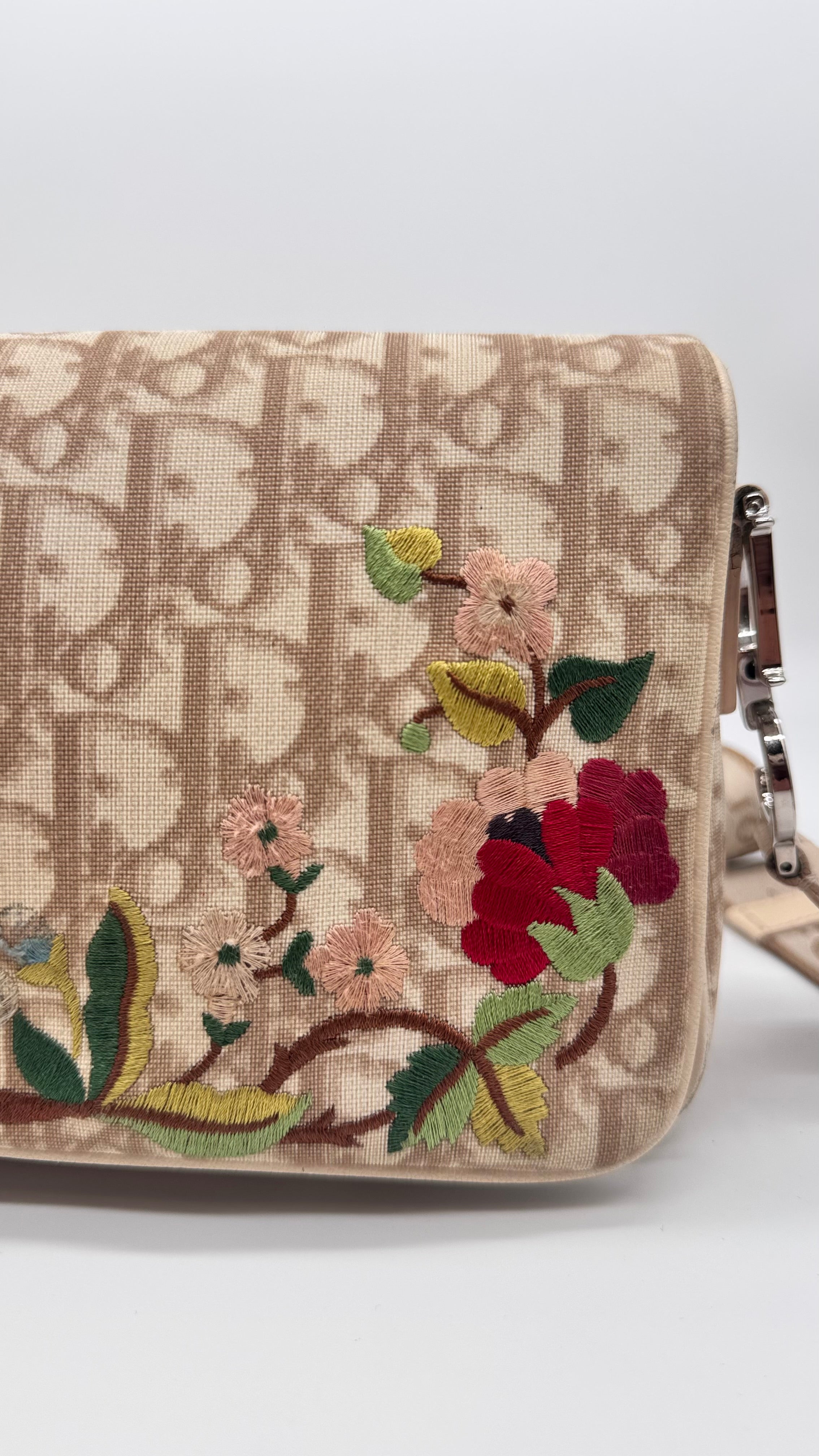 Sac Christian Dior Trotter Brodé – Collection Hiver 2004